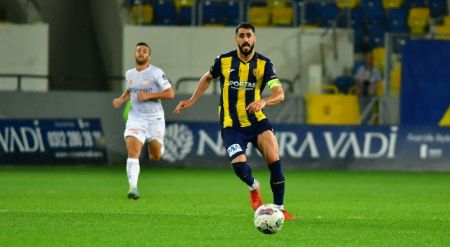A Milli Takım aday kadrosunda zorunlu değişiklik! Salih Özcan'ın yerine Tolga Ciğerci ve İsmail Yüksek A Milli Takım aday kadrosunda zorunlu değişiklik! Salih Özcan'ın yerine Tolga Ciğerci ve İsmail Yüksek