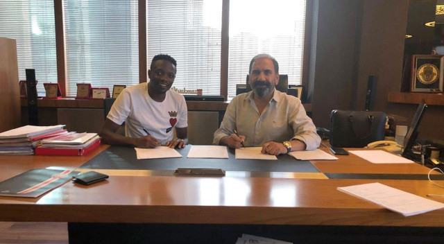 Ahmed Musa Sivasspor&#039;da! Nijeryalı forvet 2 yıllık sözleşme imzaladı