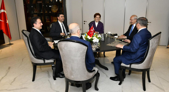 Altılı masada 6 uyuşmazlık! Görüş ayrılıkları var, konular çözülemiyor Altılı masada 6 uyuşmazlık! Görüş ayrılıkları var, konular çözülemiyor