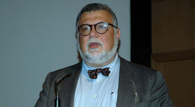 Celal Şengör, 2 semavi dinin peygamberine yönelik skandal sözleri nedeniyle hakim karşısına çıktı Celal Şengör, 2 semavi dinin peygamberine yönelik skandal sözleri nedeniyle hakim karşısına çıktı