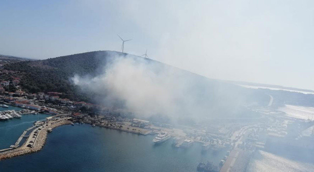 Çeşme marina bölgesinde yangın Çeşme marina bölgesinde yangın