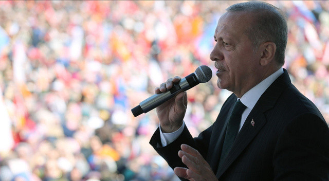 Cumhurbaşkanı Erdoğan: Birileri ülke yönetmeyi partisindeki hizipleri yönetmekle karıştırıyor Cumhurbaşkanı Erdoğan: Birileri ülke yönetmeyi partisindeki hizipleri yönetmekle karıştırıyor