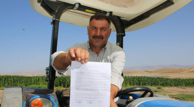 e-Devlet’e girdi hayatının şokunu yaşadı... Köyden çıkarmadığı traktörüne 5 ceza kesildi e-Devlet’e girdi hayatının şokunu yaşadı... Köyden çıkarmadığı traktörüne 5 ceza kesildi