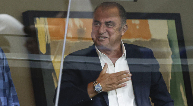 Fatih Terim Başakşehir Fatih Terim Stadı&#039;nda Fiorentina maçı izledi... Belgesel tadında!