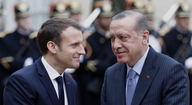 Fransız Le Monde gazetesi yazdı: 'Macron neden Erdoğan diyerek kıskançlıkla iç geçiriyordur' Fransız Le Monde gazetesi yazdı: 'Macron neden Erdoğan diyerek kıskançlıkla iç geçiriyordur'