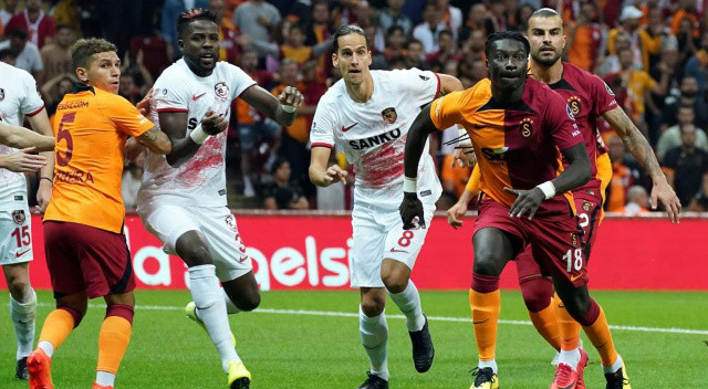 Galatasaray'dan Gaziantep FK maçında müthiş geri dönüş! Geriye düştü, 10 kişi kaldı, penaltı kaçtı, direkleri geçemedi, uzatmada güldü! Galatasaray'dan Gaziantep FK maçında müthiş geri dönüş! Geriye düştü, 10 kişi kaldı, penaltı kaçtı, direkleri geçemedi, uzatmada güldü!