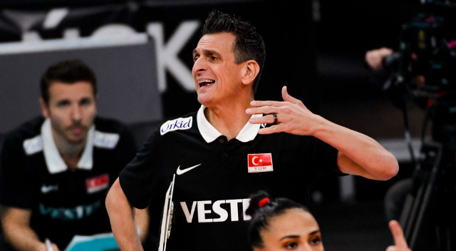 Giovanni Guidetti'den Polonya yorumu... Filenin Sultanları grup liderliği maçında Giovanni Guidetti'den Polonya yorumu... Filenin Sultanları grup liderliği maçında