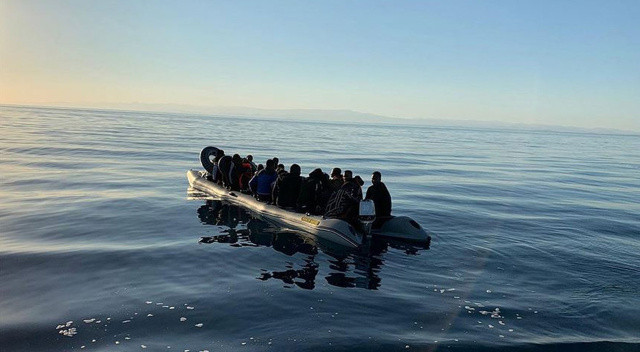 İtalya&#039;ya ulaşmaya çalışan 3&#039;ü çocuk 6 göçmen açlık ve susuzluktan öldü