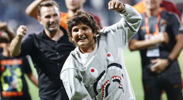 Maç sonu üçlü Okan Buruk'un oğlu Ali Yiğit Buruk'tan... Galatasaray seri başlattı! Maç sonu üçlü Okan Buruk'un oğlu Ali Yiğit Buruk'tan... Galatasaray seri başlattı!