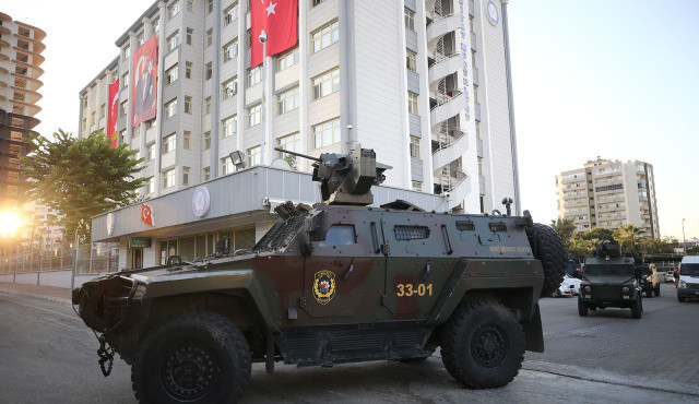 Mersin'deki terör saldırısına ilişkin 22 gözaltı Mersin'deki terör saldırısına ilişkin 22 gözaltı