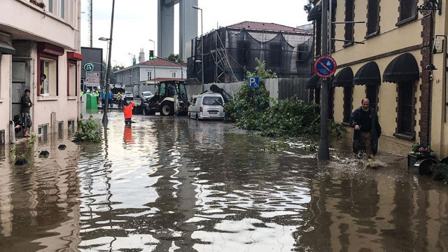 Meteoroloji il il uyardı: Sel ve su baskınlarına dikkat! Sağanak kuvvetli gelecek (13 Eylül hava durumu) Meteoroloji il il uyardı: Sel ve su baskınlarına dikkat! Sağanak kuvvetli gelecek (13 Eylül hava durumu)