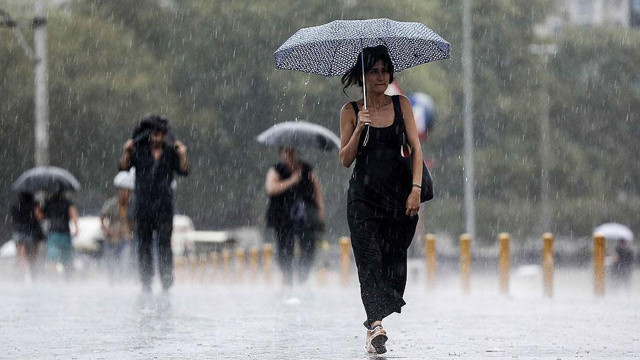 Meteoroloji uzmanı uyardı: Sıcaklıklar 15 derece düşecek, hastalanabilirsiniz Meteoroloji uzmanı uyardı: Sıcaklıklar 15 derece düşecek, hastalanabilirsiniz