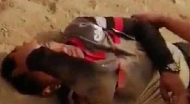 Müsabakada dehşet dolu anlar! Hakem kırmızı kart gösterdi, uçurumdan aşağı atıldı Müsabakada dehşet dolu anlar! Hakem kırmızı kart gösterdi, uçurumdan aşağı atıldı