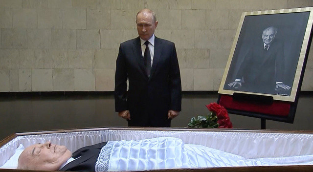 Putin'den, Mihail Gorbaçov'a veda... Putin'den, Mihail Gorbaçov'a veda...