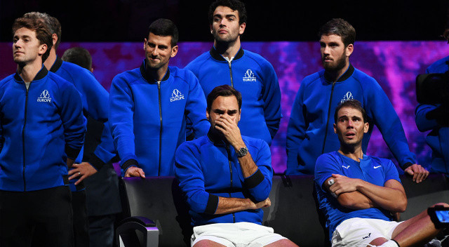 Roger Federer son kez korta çıktı, Rafael Nadal ile Novak Djokovic bile ağladı Roger Federer son kez korta çıktı, Rafael Nadal ile Novak Djokovic bile ağladı