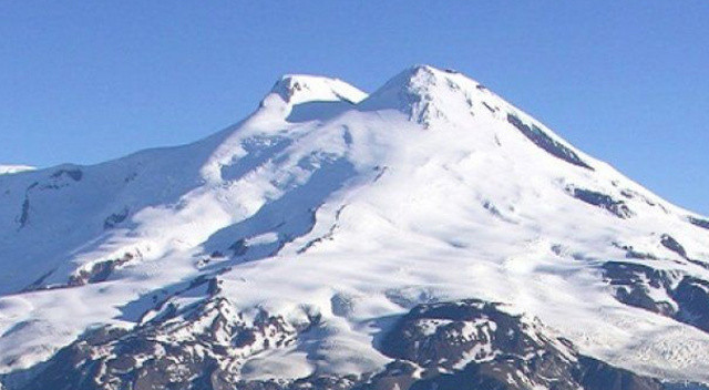 Rusya'da yanardağa tırmanan 8 dağcı öldü Rusya'da yanardağa tırmanan 8 dağcı öldü