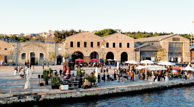 Sanat 'gürledi'! Satışlar katlandı, İstanbul öne çıktı Sanat 'gürledi'! Satışlar katlandı, İstanbul öne çıktı