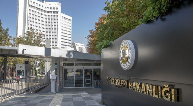 Türkiye'den ABD'nin GKRY'ye silah ambargosunu kaldırmasına sert tepki: Kararı şiddetle kınıyoruz Türkiye'den ABD'nin GKRY'ye silah ambargosunu kaldırmasına sert tepki: Kararı şiddetle kınıyoruz