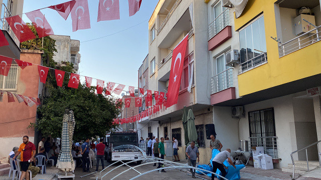 Uzman Çavuş Harun Yıldırım'ın şehadet haberi, Mersin'deki ailesine verildi Uzman Çavuş Harun Yıldırım'ın şehadet haberi, Mersin'deki ailesine verildi