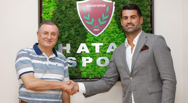 Volkan Demirel Hatayspor ile 1+1 yıllık sözleşme imzaladı! İşte ilk icraatı Volkan Demirel Hatayspor ile 1+1 yıllık sözleşme imzaladı! İşte ilk icraatı
