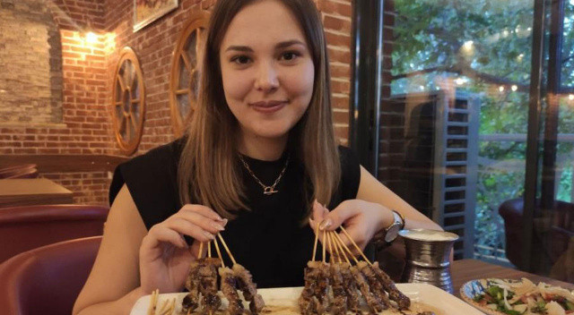 Yemek yarışmasında rekor! 110 kilo erkeğin 2 buçuk katı yemek yedi: Kazandığı para dudak uçuklattı Yemek yarışmasında rekor! 110 kilo erkeğin 2 buçuk katı yemek yedi: Kazandığı para dudak uçuklattı