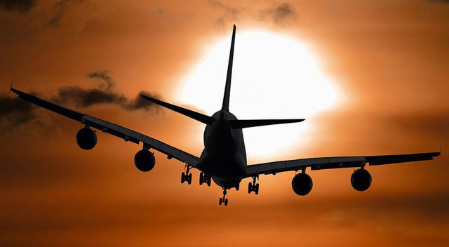Yolcu uçağında bomba paniği! Savaş jetleri havalandı, şüpheli gözaltına alındı