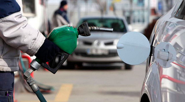 Akaryakıta çifte zam geldi… Brent petrol 90 dolar seviyesini aştı Akaryakıta çifte zam geldi… Brent petrol 90 dolar seviyesini aştı