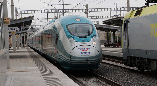 Bakan Karaismailoğlu müjdeyi verdi: Hızlı tren bağlantılı şehir sayısı 54'e çıkacak Bakan Karaismailoğlu müjdeyi verdi: Hızlı tren bağlantılı şehir sayısı 54'e çıkacak