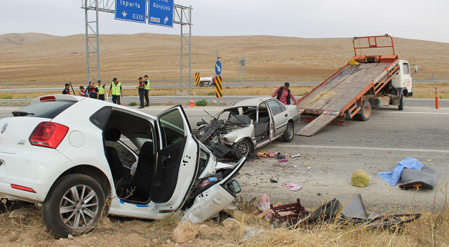 Konya'da korkunç kaza: 5 kişi öldü, 2 kişi ağır yaralandı Konya'da korkunç kaza: 5 kişi öldü, 2 kişi ağır yaralandı