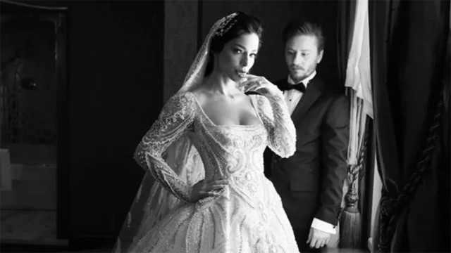 Merve Boluğur ikinci kez dünyaevine girdi, işte Merve Boluğur ve Mert Aydın'ın düğününden ilk kare Merve Boluğur ikinci kez dünyaevine girdi, işte Merve Boluğur ve Mert Aydın'ın düğününden ilk kare