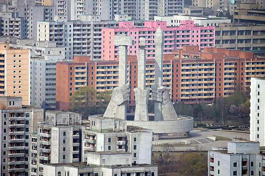 Ayranı yok içmeye silahı var biçmeye