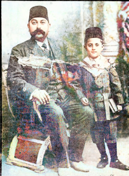 Kâtibim Aziz Mahmud Bey son zamanlarında oğlu ile