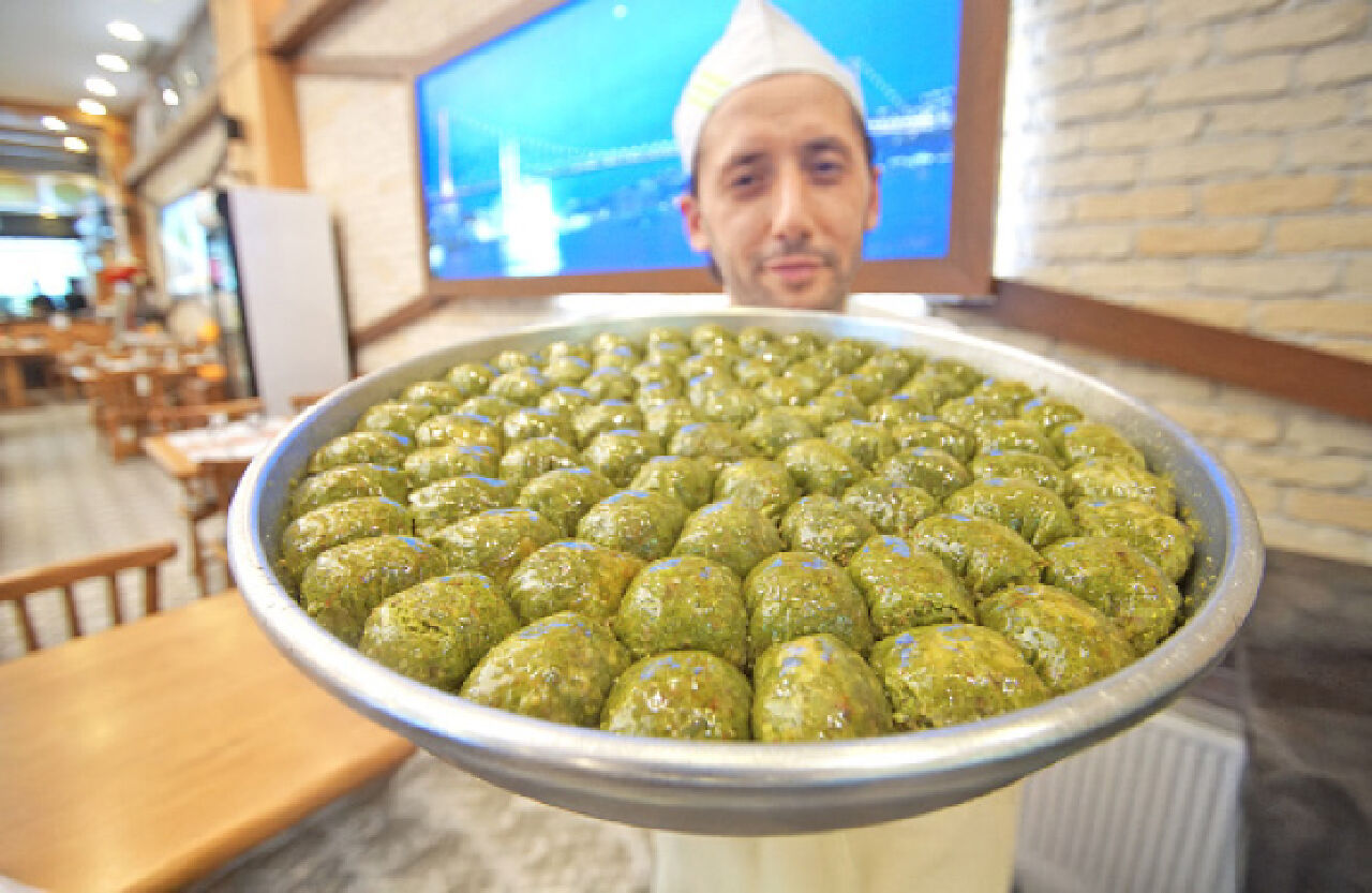 Tatlıların sultanı, sultanların tatlısı: Evet Antepli... İçinden