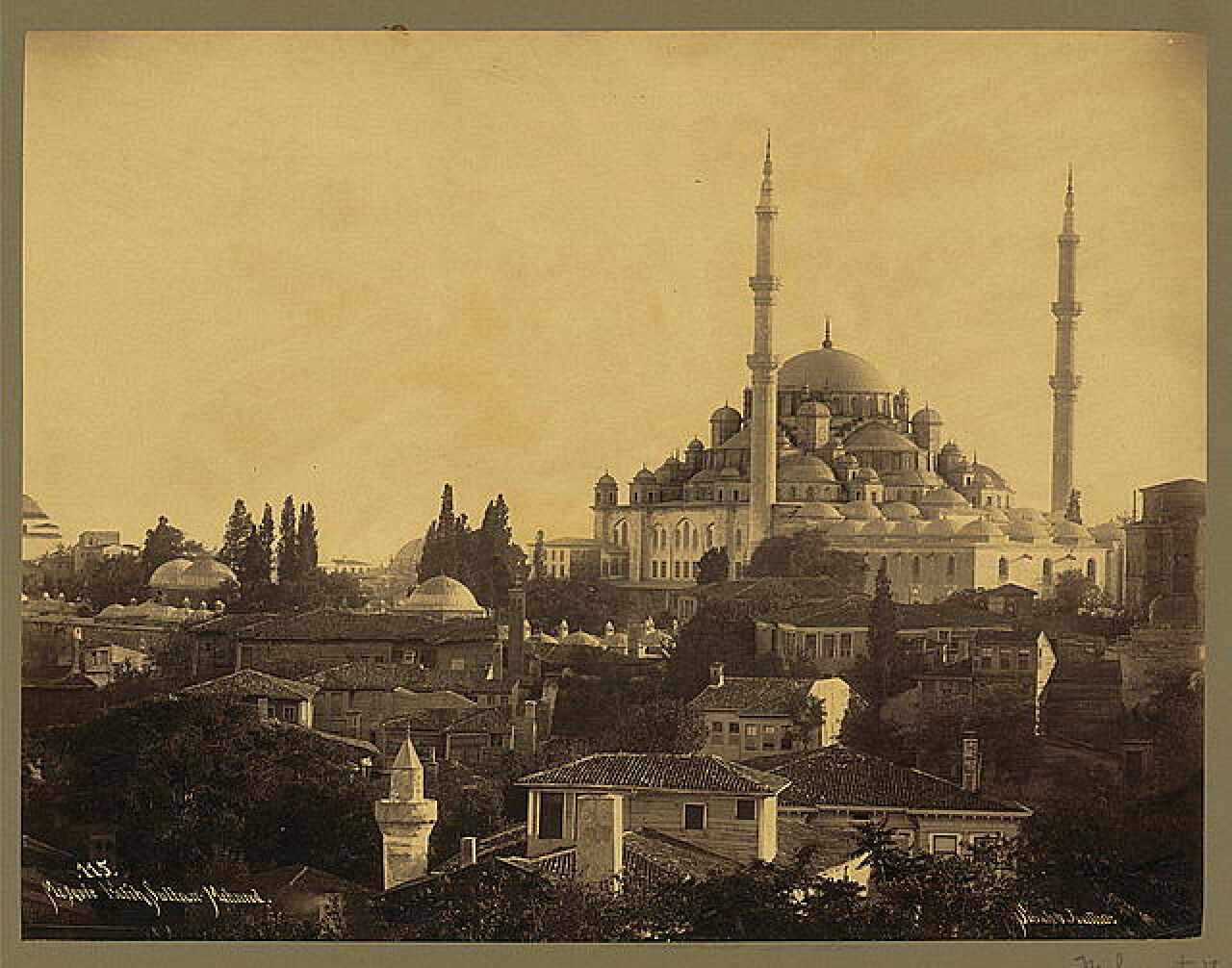 “Tiz, elleri kesile şu mimarın!”