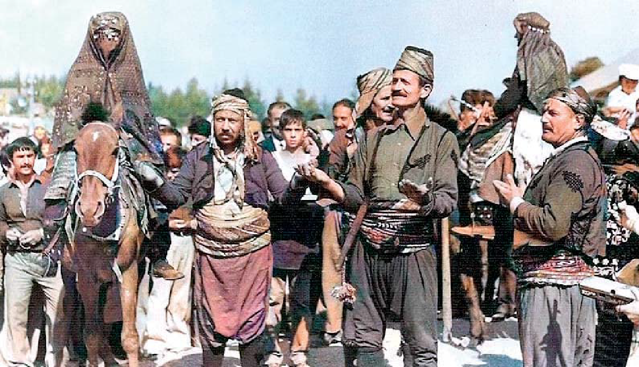 Gelin ata binmiş ya nasip!