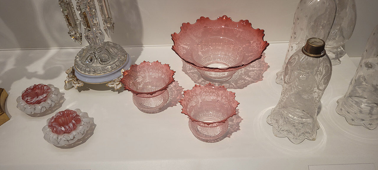 Atlar çıktı camlar girdi