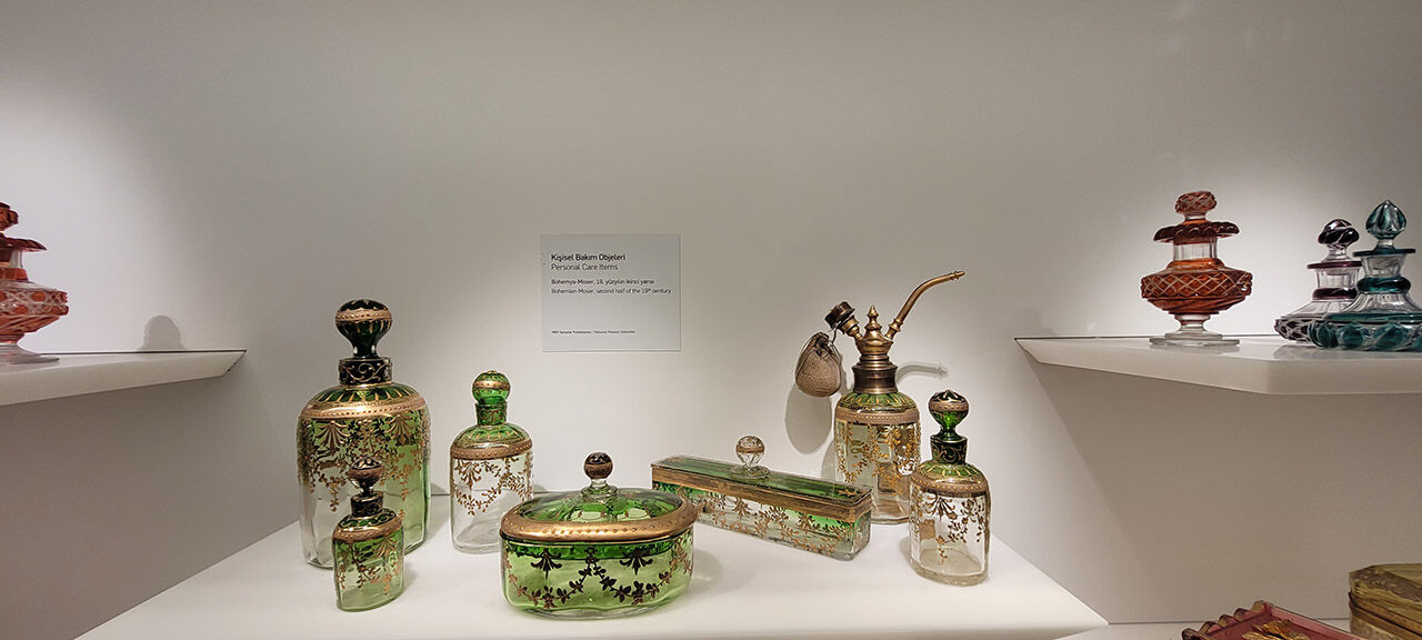 Atlar çıktı camlar girdi