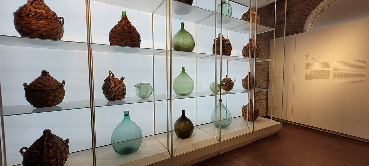 Atlar çıktı camlar girdi