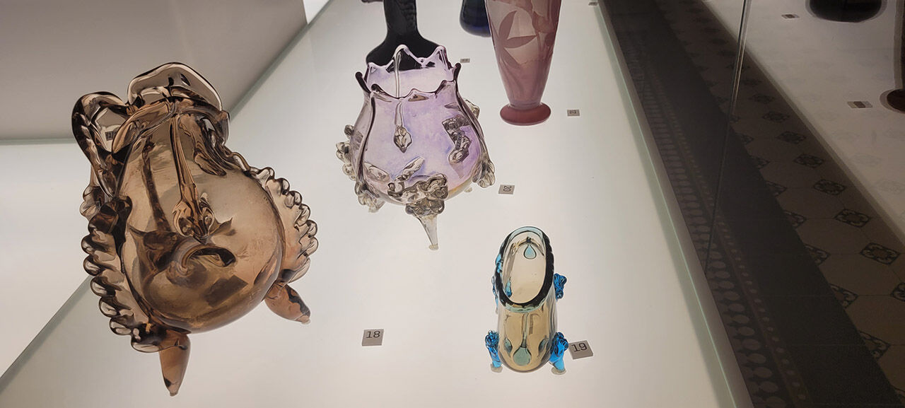 Atlar çıktı camlar girdi