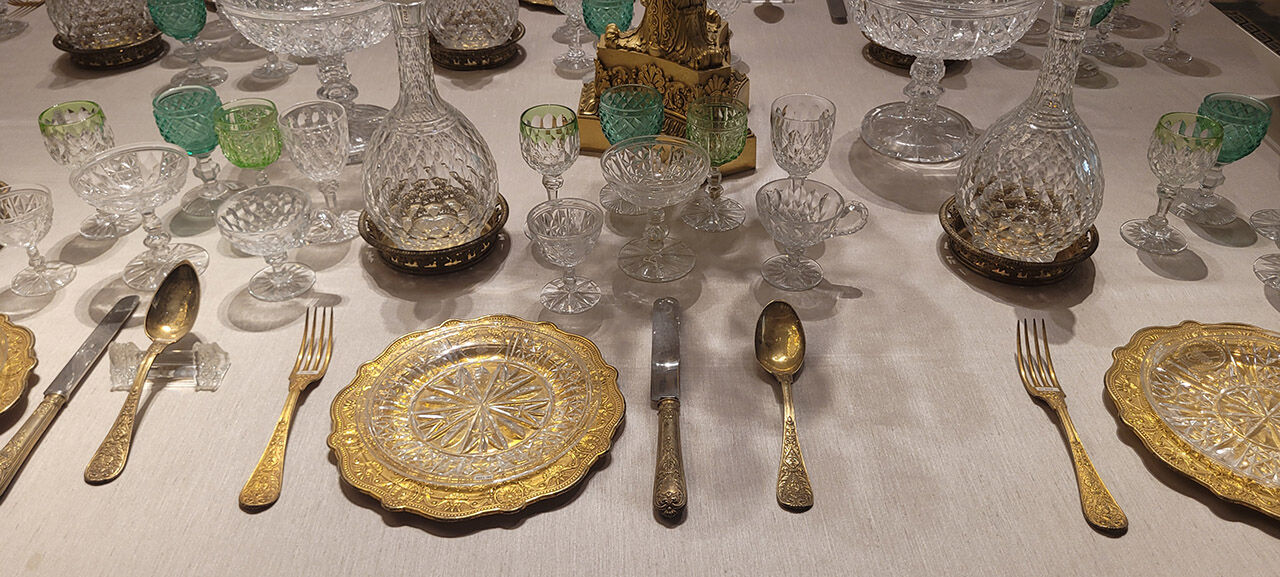 Atlar çıktı camlar girdi