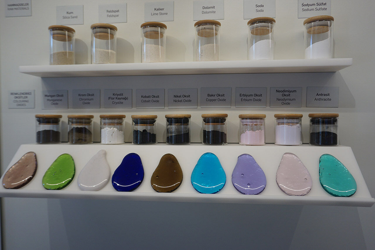 Atlar çıktı camlar girdi