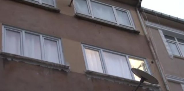 Özbek kadın bıçaklanarak öldürüldü