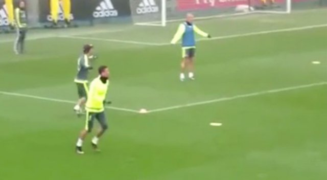 Ronaldo'dan çılgın pas!
