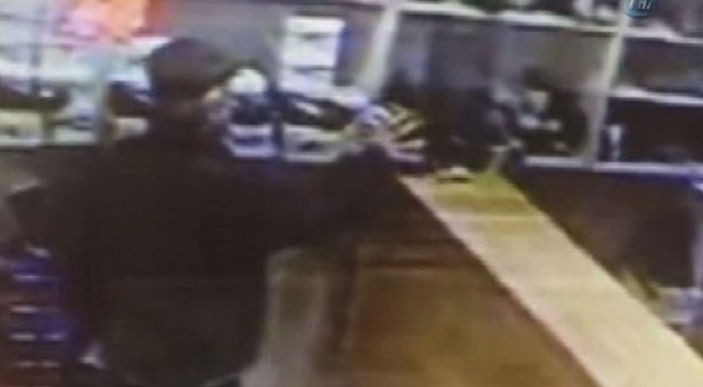 Sadaka kutusu hırsızı böyle darp edildi