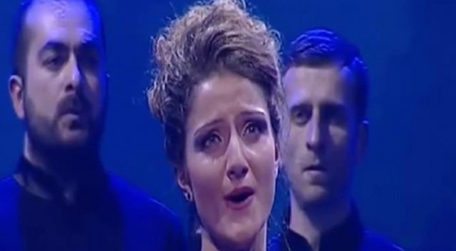 Ses yarışmasında şarkı söyledi hapisten kurtuldu!
