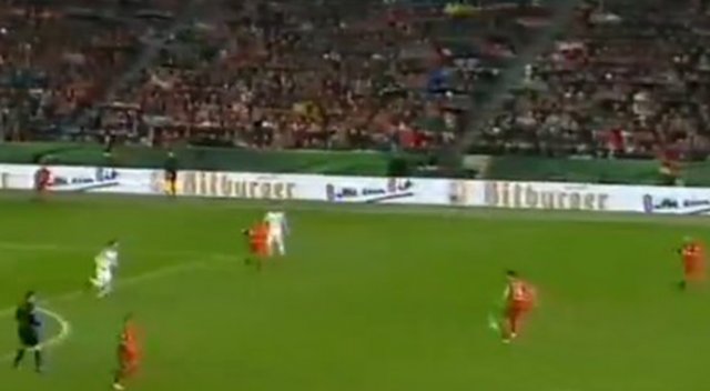 Xabi Alonso'dan akılara zarar gol!
