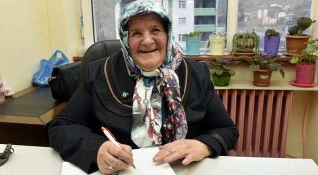 61 yaşında okuma yazma öğrendi