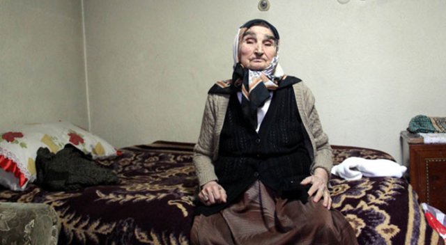 82 yaşındaki Latife Yaprak: Geceleri çok soğuk oluyor uyuyamıyorum