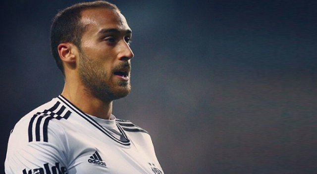 Cenk Tosun kırdı geçirdi!