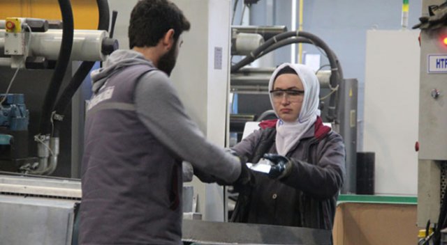 Ellerinin hamuruyla tonlarca yükün altındalar